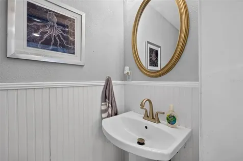 4618 W Tennyson Avenue Tampa FL 33629