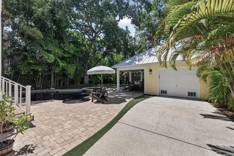 4618 W Tennyson Avenue Tampa FL 33629