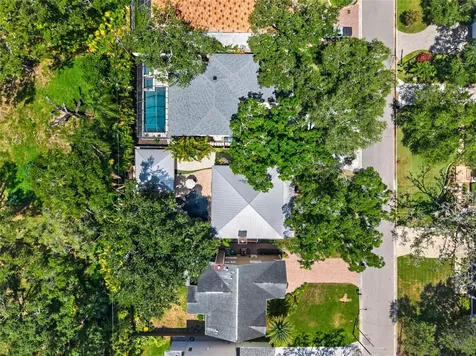 4618 W Tennyson Avenue Tampa FL 33629