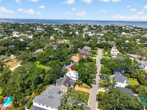 4618 W Tennyson Avenue Tampa FL 33629