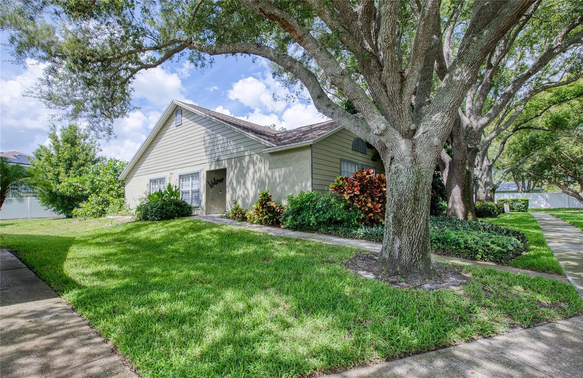 2390 Bentley Drive Palm Harbor FL 34684