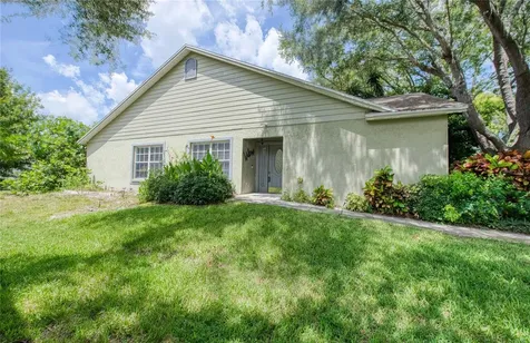 2390 Bentley Drive Palm Harbor FL 34684