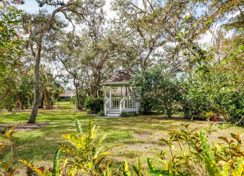 3979 Oakhurst Boulevard Sarasota FL 34233