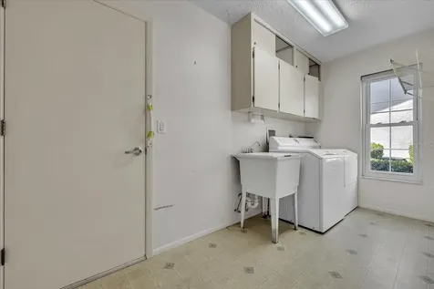 3979 Oakhurst Boulevard Sarasota FL 34233