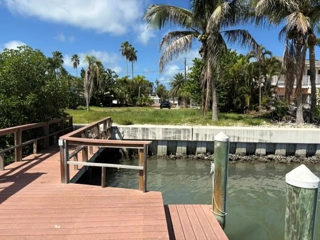 14065 N Bayshore Drive Madeira Beach FL 33708