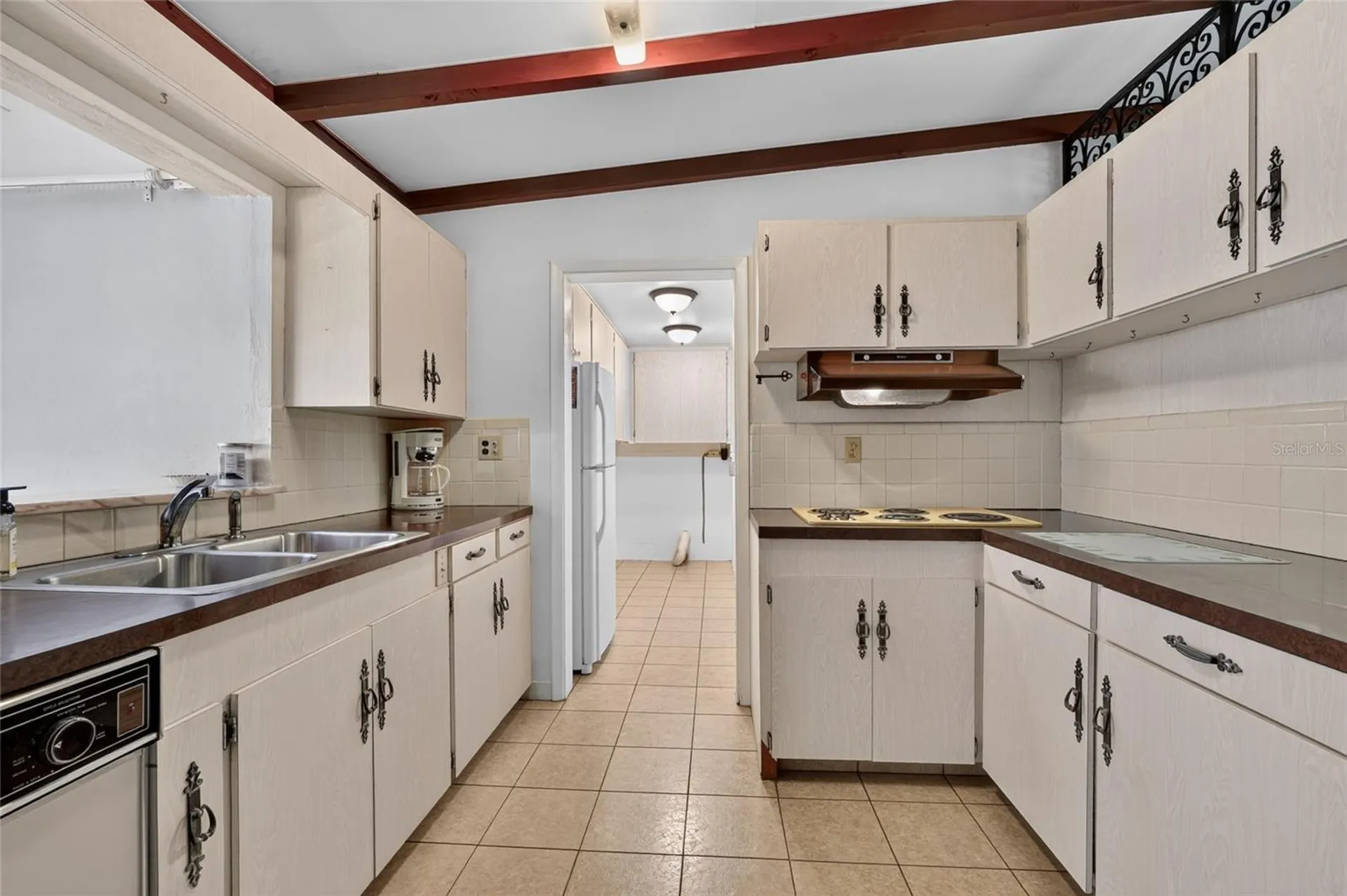4136 Cr 400 Lake Panasoffkee FL 33538