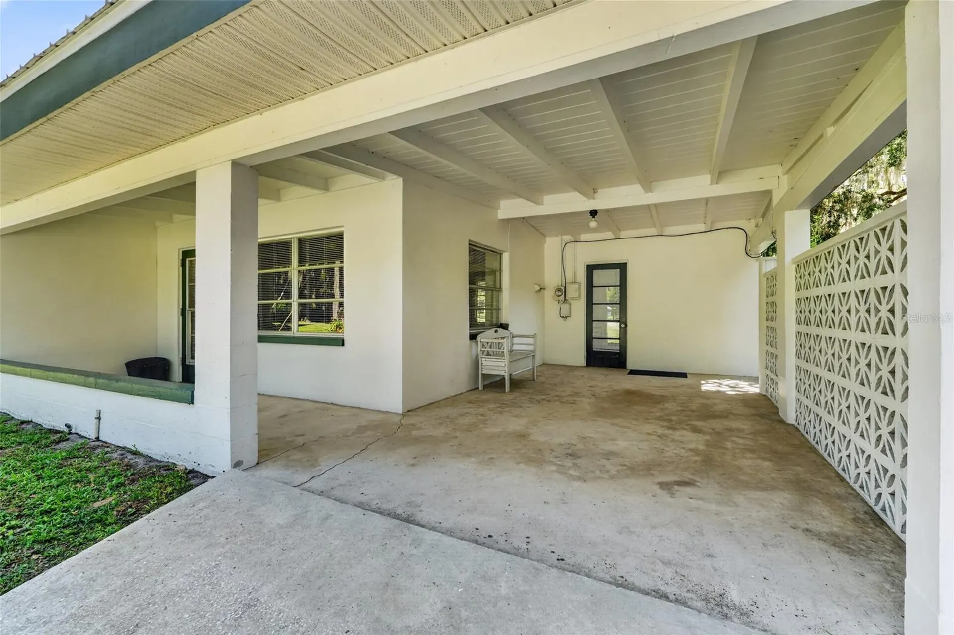 4136 Cr 400 Lake Panasoffkee FL 33538