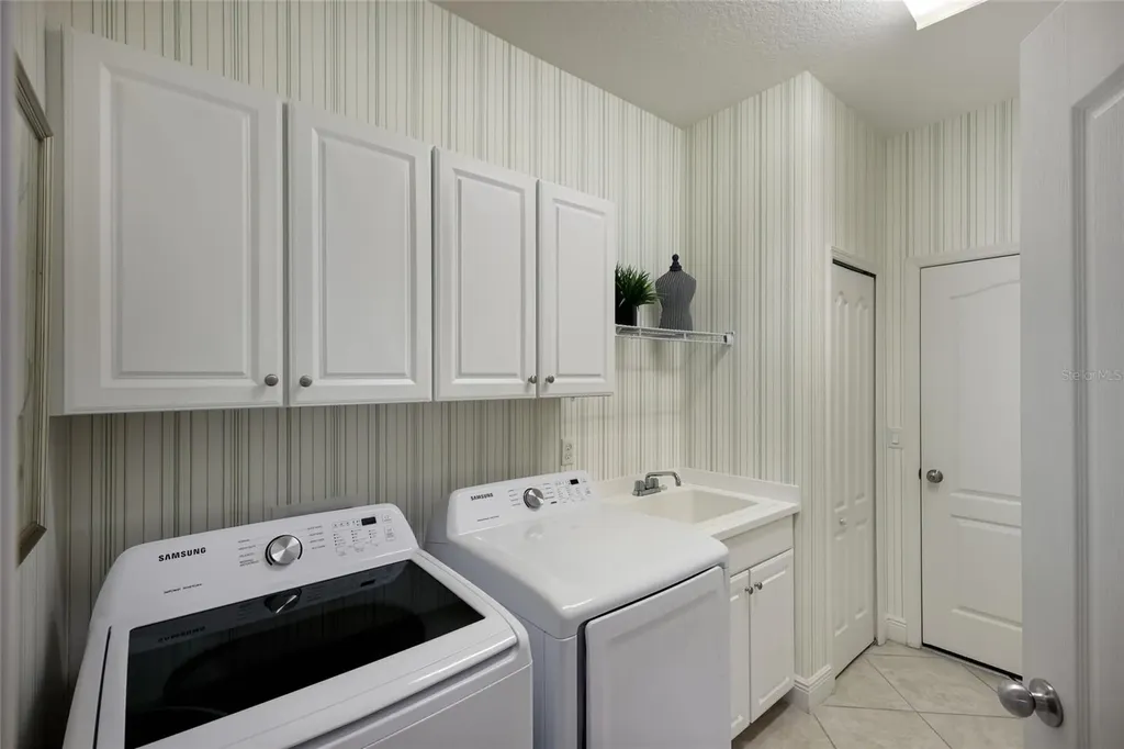 12109 Whisper Lake Drive Bradenton FL 34211