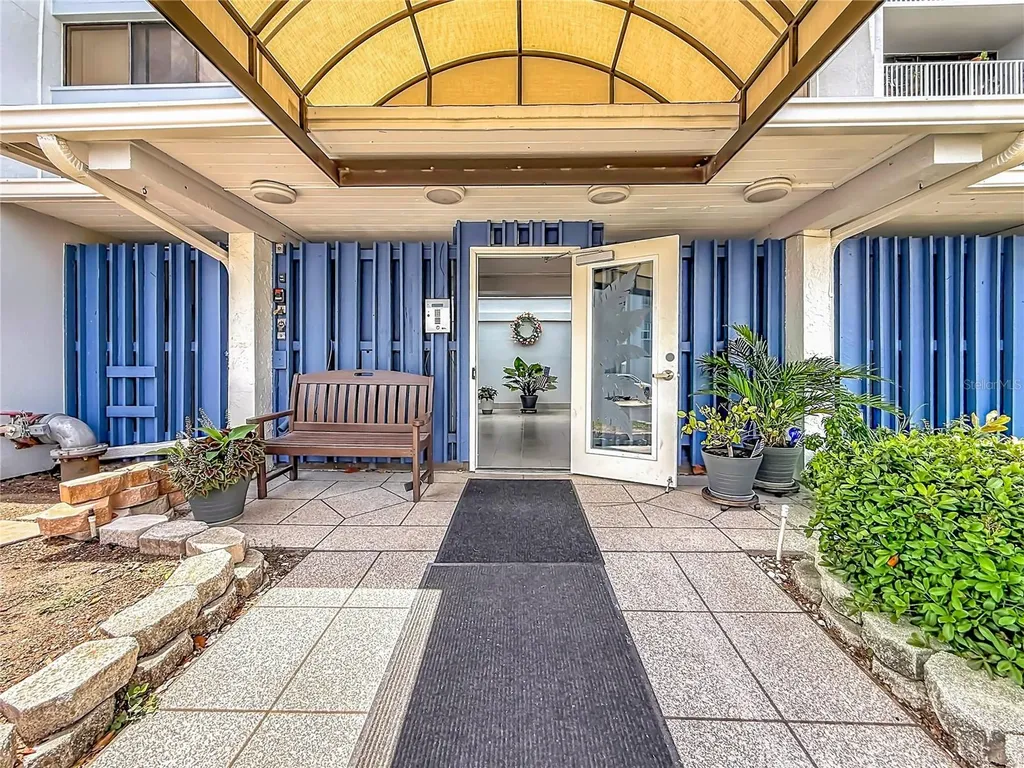 450 Treasure Island Causeway Treasure Island FL 33706