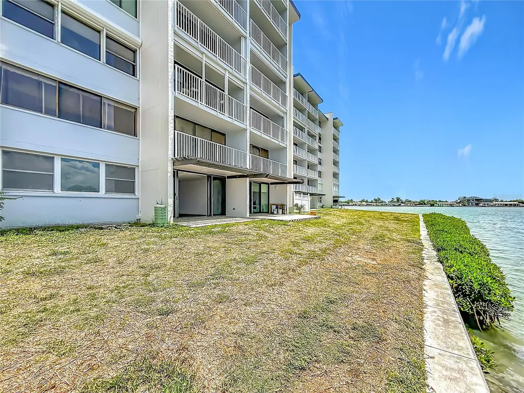 450 Treasure Island Causeway Treasure Island FL 33706
