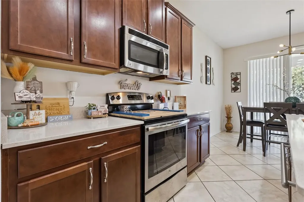 2514 Plumadore Drive Grand Island FL 32735