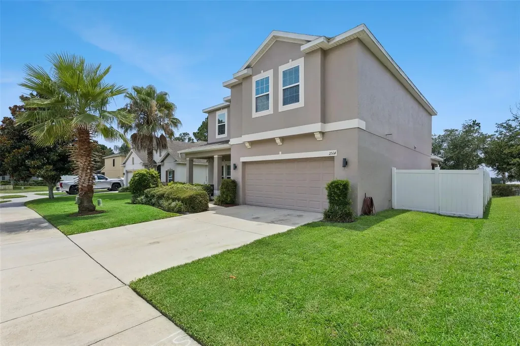 2514 Plumadore Drive Grand Island FL 32735