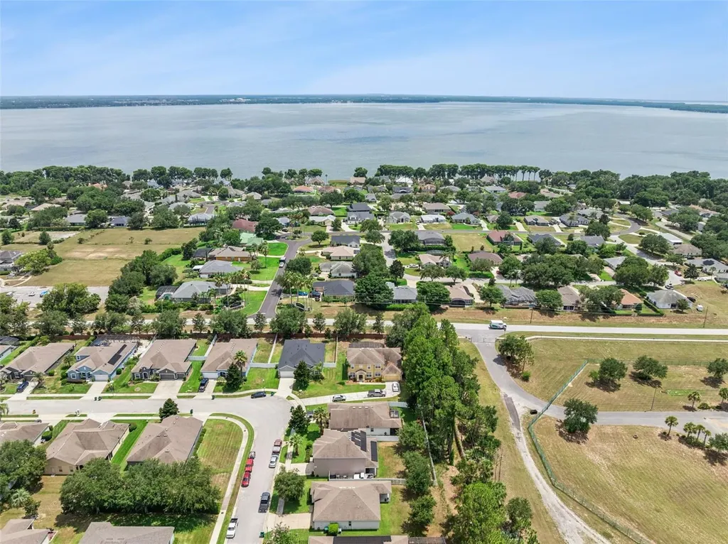 2514 Plumadore Drive Grand Island FL 32735