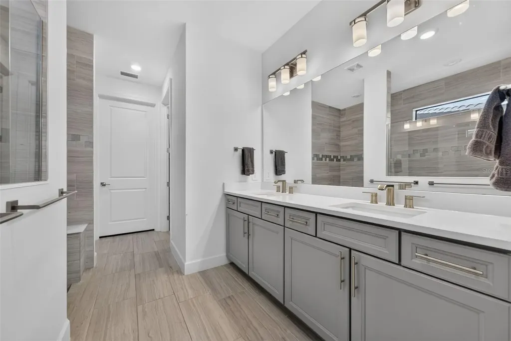 704 Pintail Cove Bradenton FL 34212
