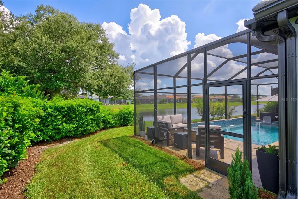 704 Pintail Cove Bradenton FL 34212