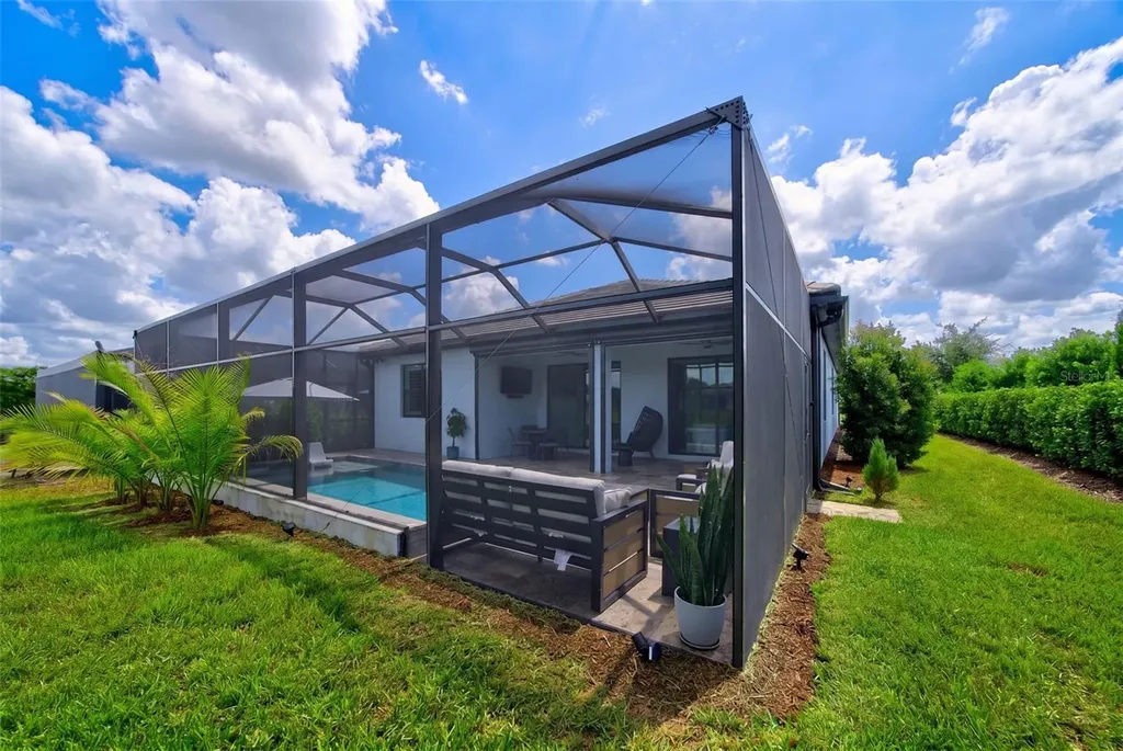 704 Pintail Cove Bradenton FL 34212
