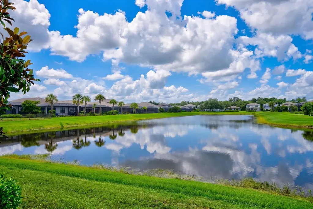704 Pintail Cove Bradenton FL 34212