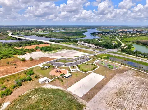 704 Pintail Cove Bradenton FL 34212