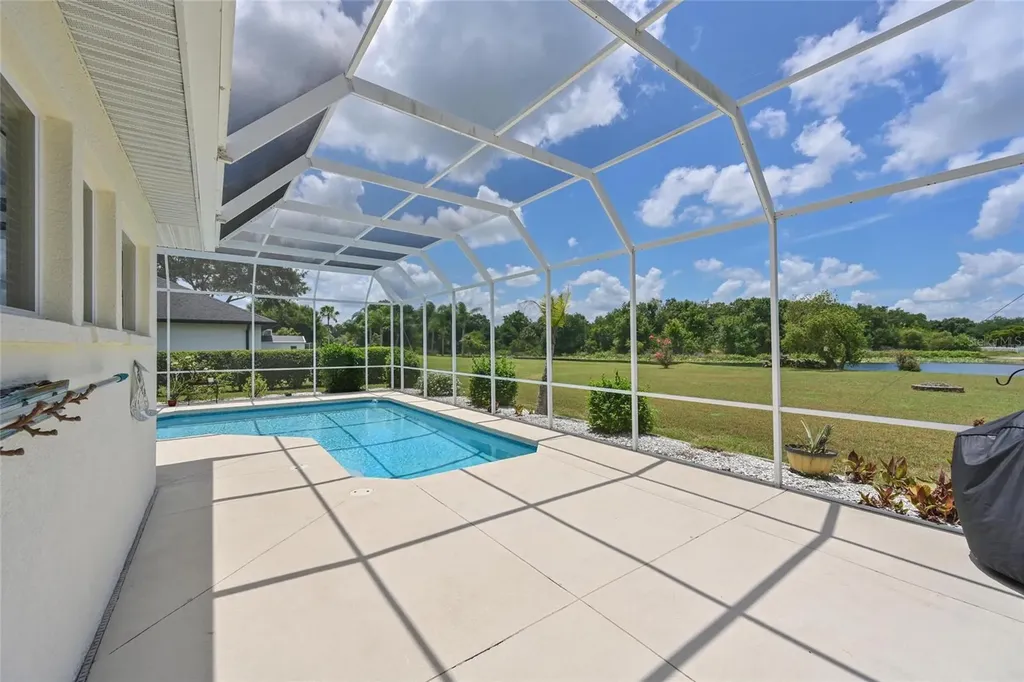 14722 1st Avenue E Bradenton FL 34212