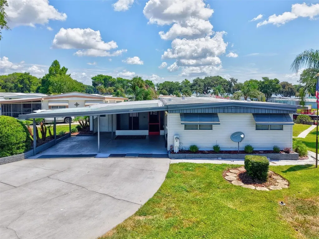 34312 Carl Road Leesburg FL 34788