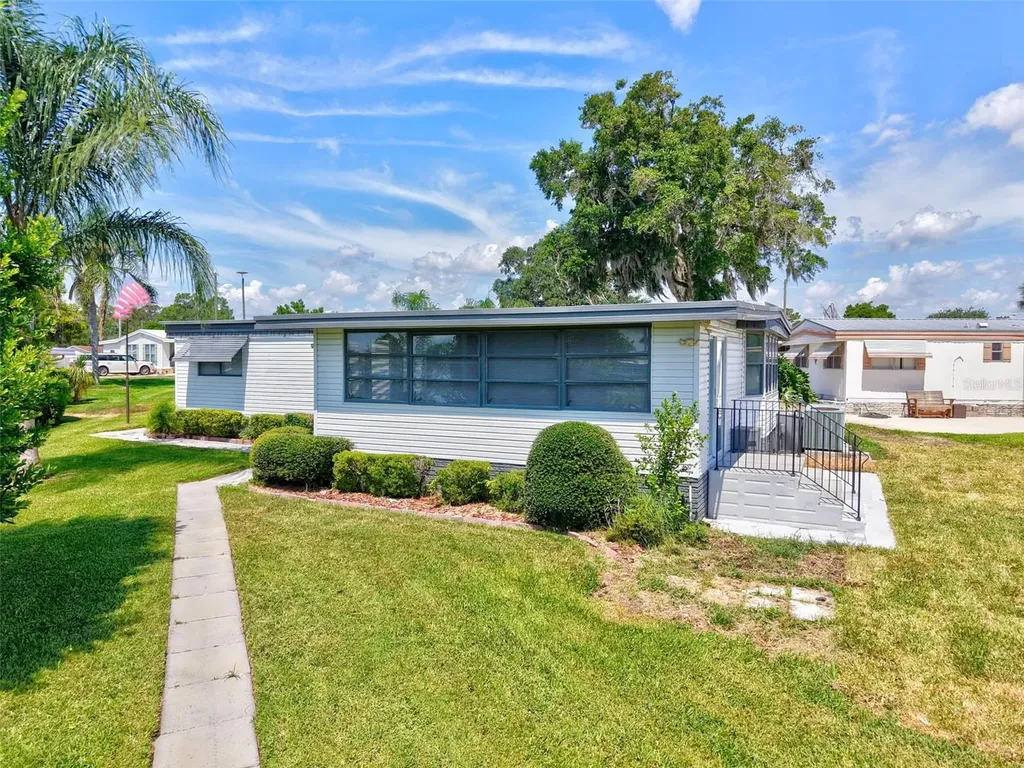 34312 Carl Road Leesburg FL 34788