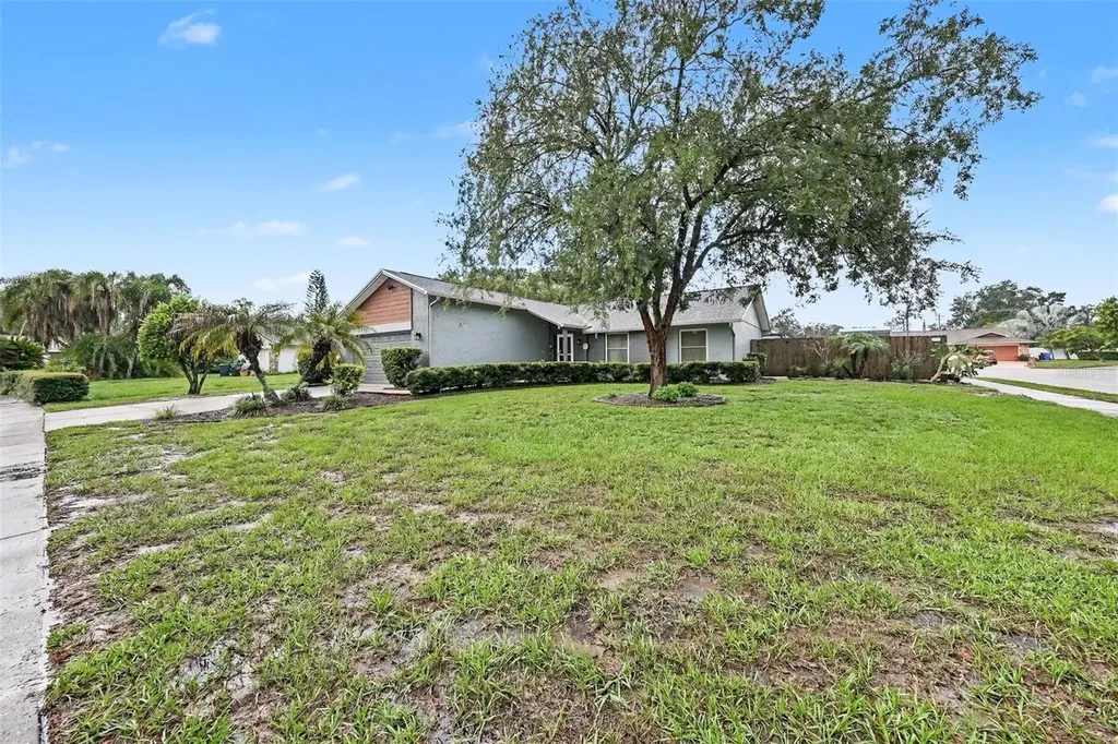 626 Rollingwood Lane Valrico FL 33594