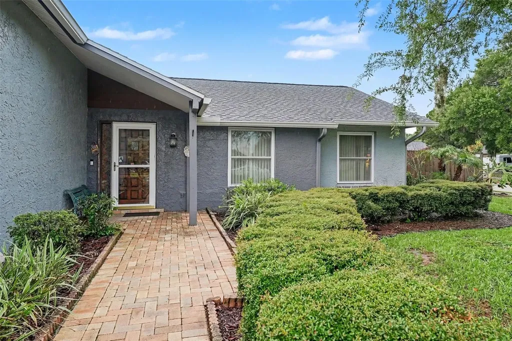 626 Rollingwood Lane Valrico FL 33594