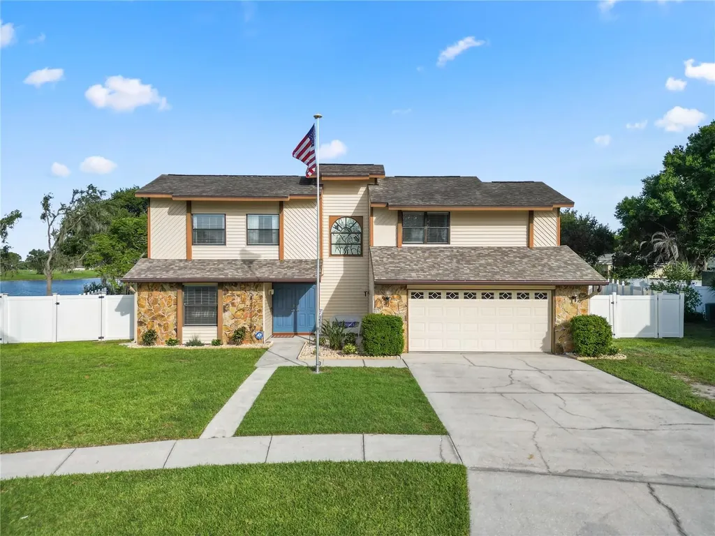 1224 Rainbrook Circle Valrico FL 33596