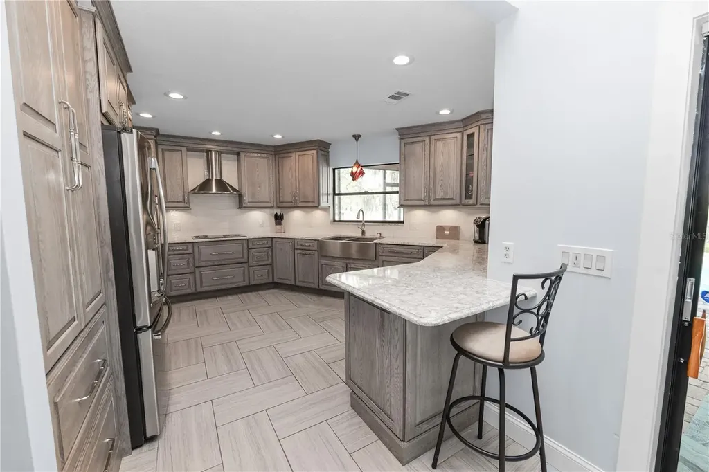 1224 Rainbrook Circle Valrico FL 33596