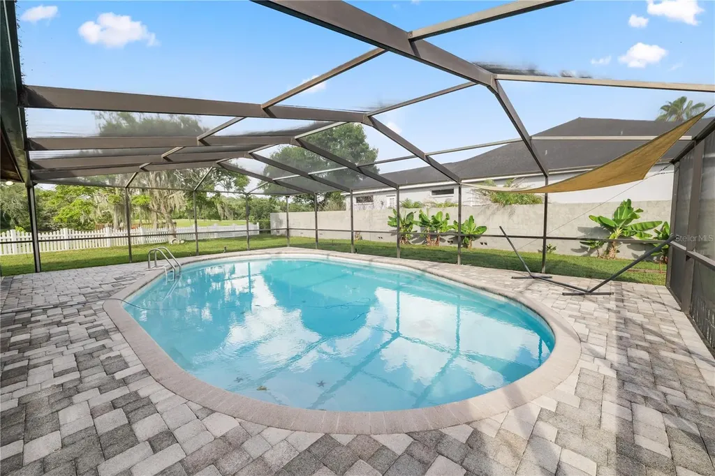 1224 Rainbrook Circle Valrico FL 33596