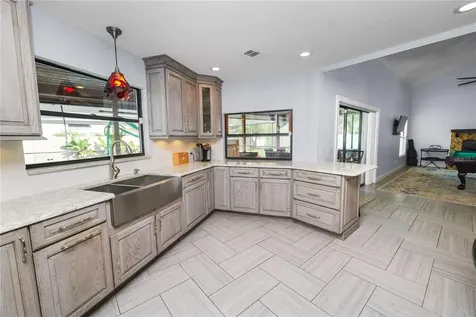 1224 Rainbrook Circle Valrico FL 33596