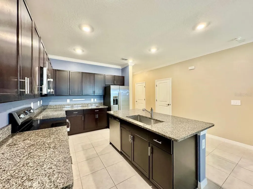10809 Fowlers Bluff Court Tampa FL 33647