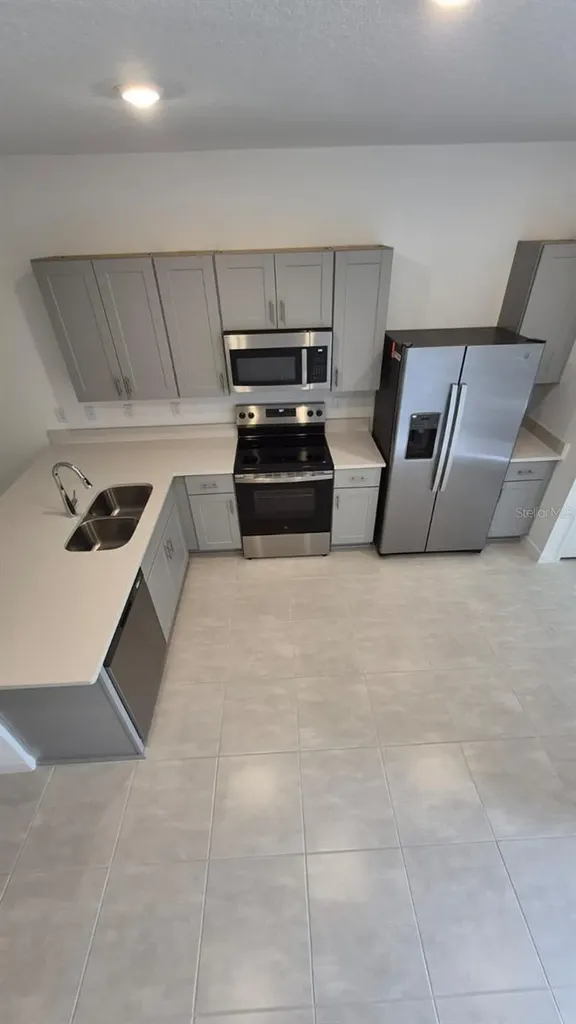 2860 Skyline Loop Kissimmee FL 34758