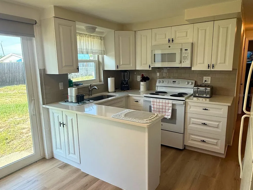 4901 Picture Avenue Holiday FL 34690