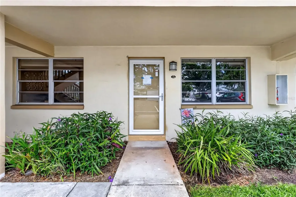 951 79th Avenue N St Petersburg FL 33702