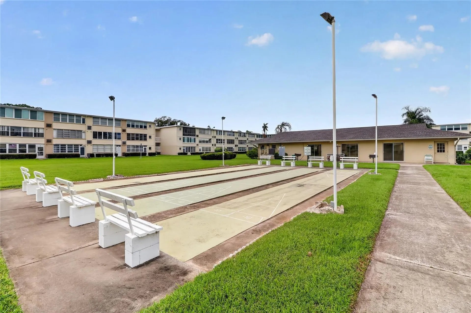 951 79th Avenue N St Petersburg FL 33702