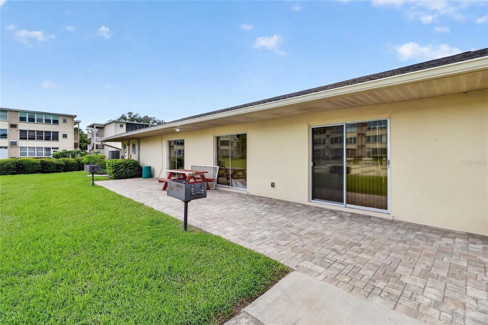 951 79th Avenue N St Petersburg FL 33702