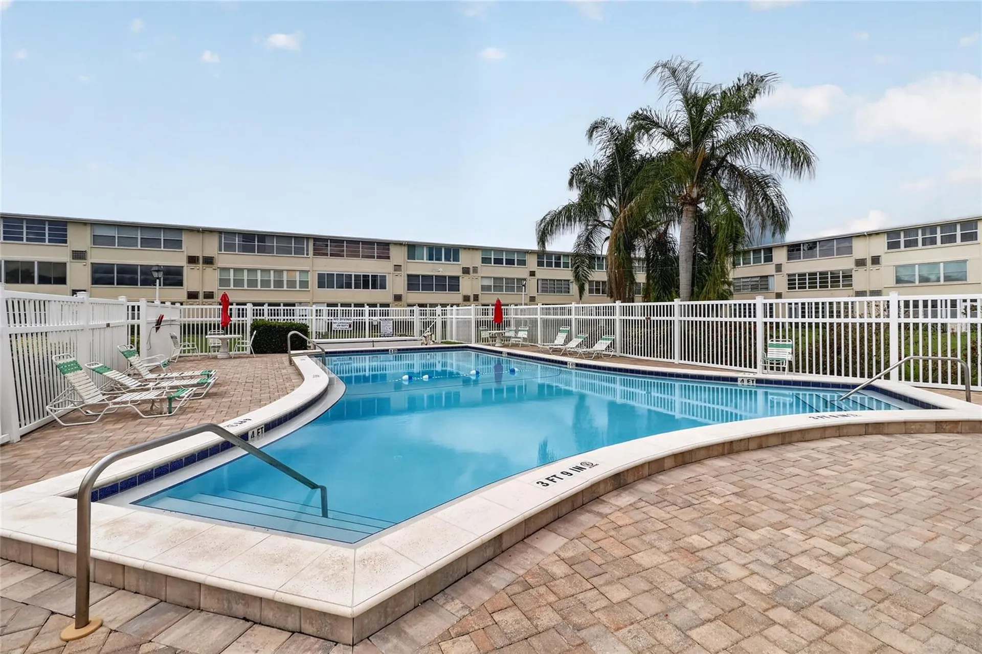 951 79th Avenue N St Petersburg FL 33702