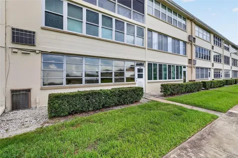 951 79th Avenue N St Petersburg FL 33702