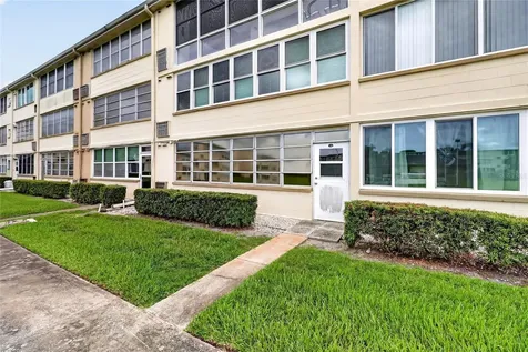 951 79th Avenue N St Petersburg FL 33702