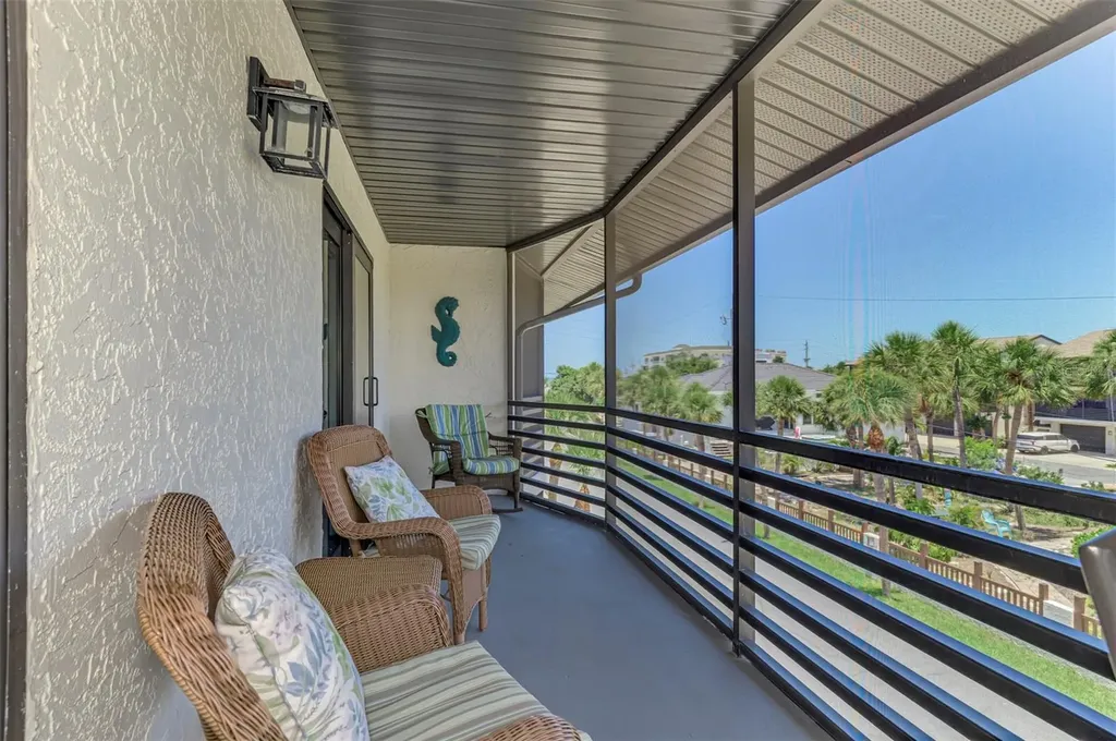 2729 N Beach Road Englewood FL 34223