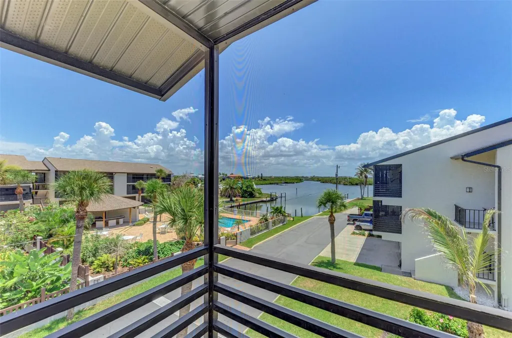 2729 N Beach Road Englewood FL 34223