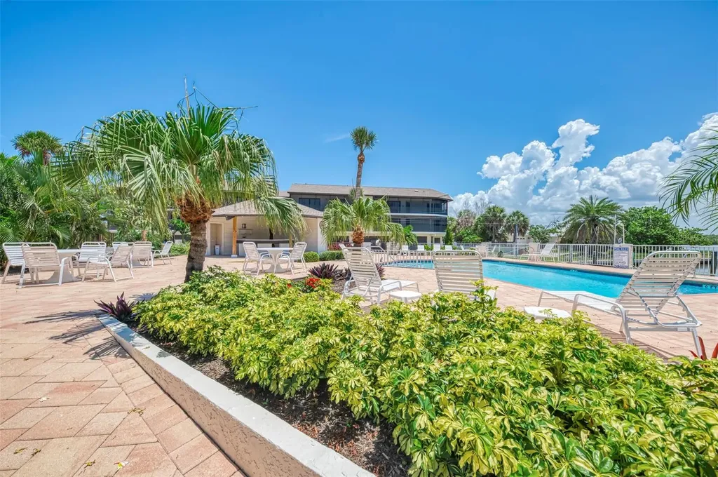 2729 N Beach Road Englewood FL 34223