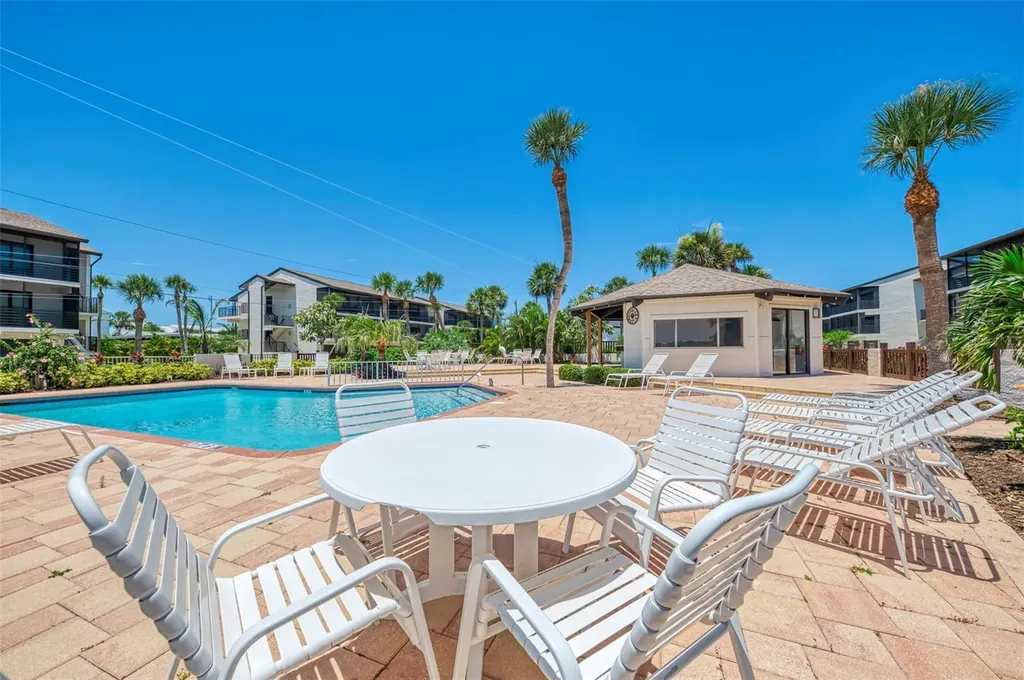 2729 N Beach Road Englewood FL 34223
