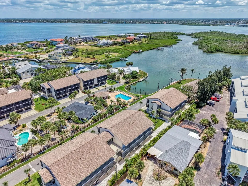 2729 N Beach Road Englewood FL 34223