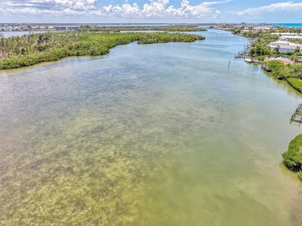 2729 N Beach Road Englewood FL 34223