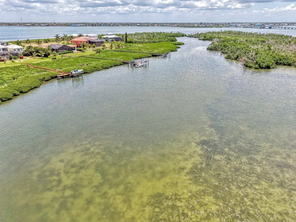 2729 N Beach Road Englewood FL 34223