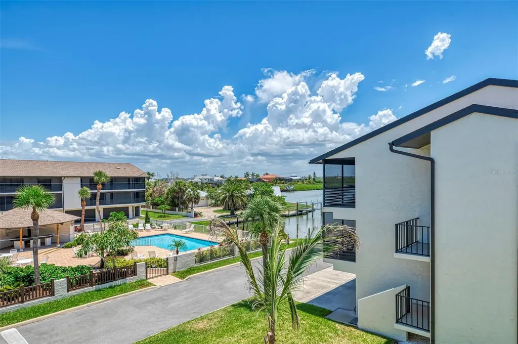 2729 N Beach Road Englewood FL 34223