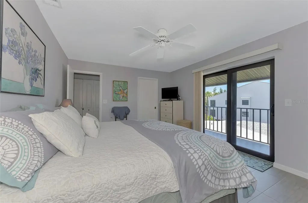 2729 N Beach Road Englewood FL 34223