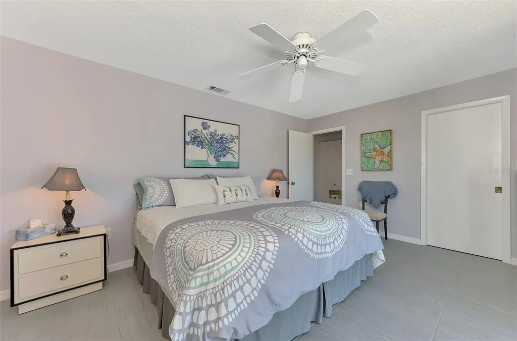 2729 N Beach Road Englewood FL 34223